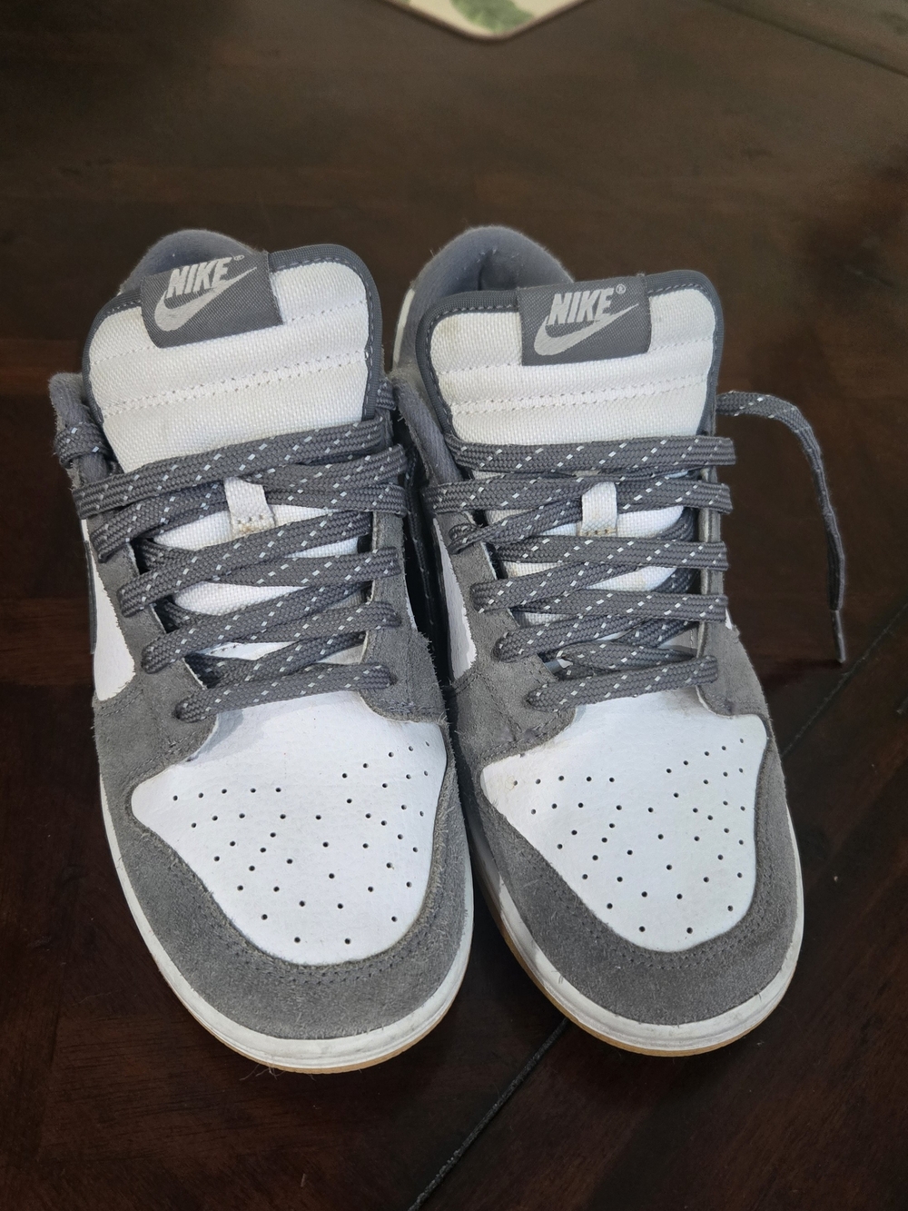 Nike Low Top Sneakers in White and Gray
